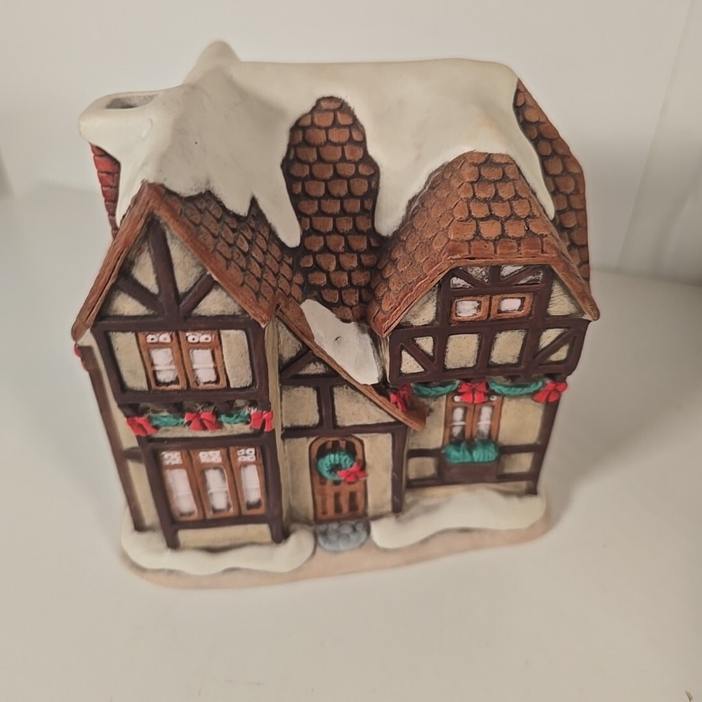 Vintage LEFTON Colonial Village The Hampshire House Music Box 1992 Tested